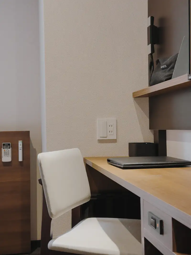 Hotel Sanrriott Osaka Honmachi - Desk