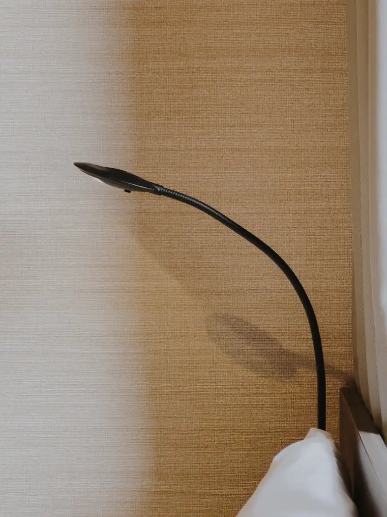 Hotel Sanrriott Osaka Honmachi - Reading Light